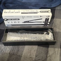 Vibe Hair Straightener New In Box