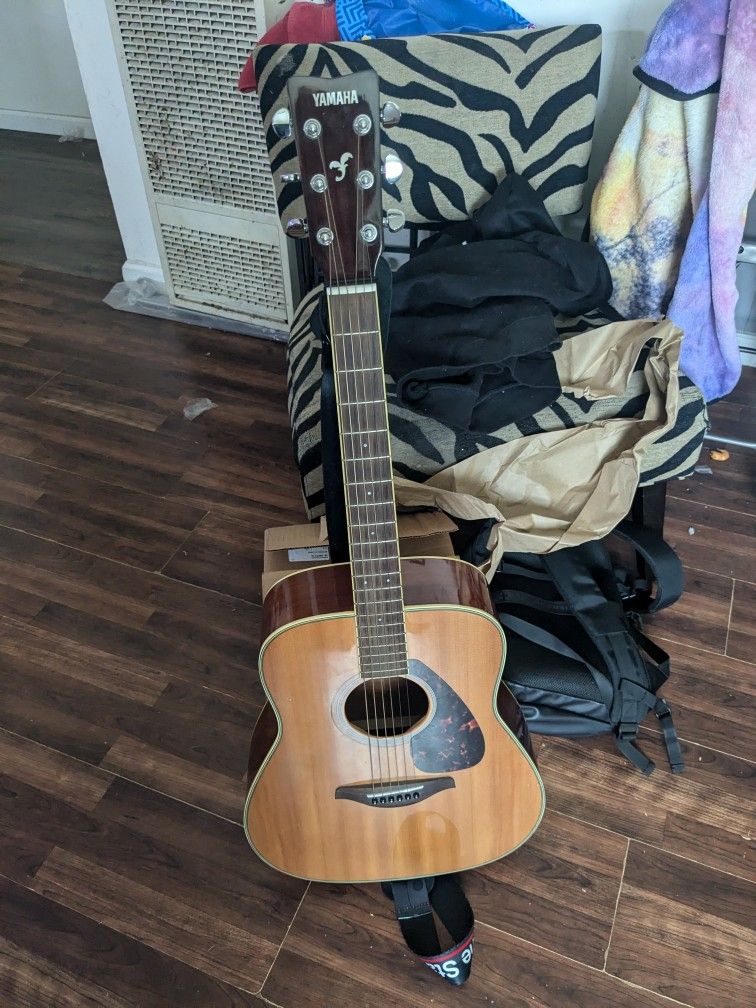 Yamaha FG820