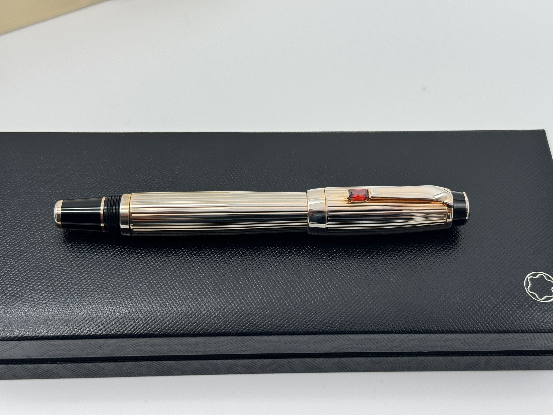 MONTBLANC BOHEME ROUGE ROLLERBALL PEN MINT 100% GENUINE $1250