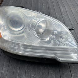 2009 To 2011 Mercedes Benz ML350 Headlight Assemblies