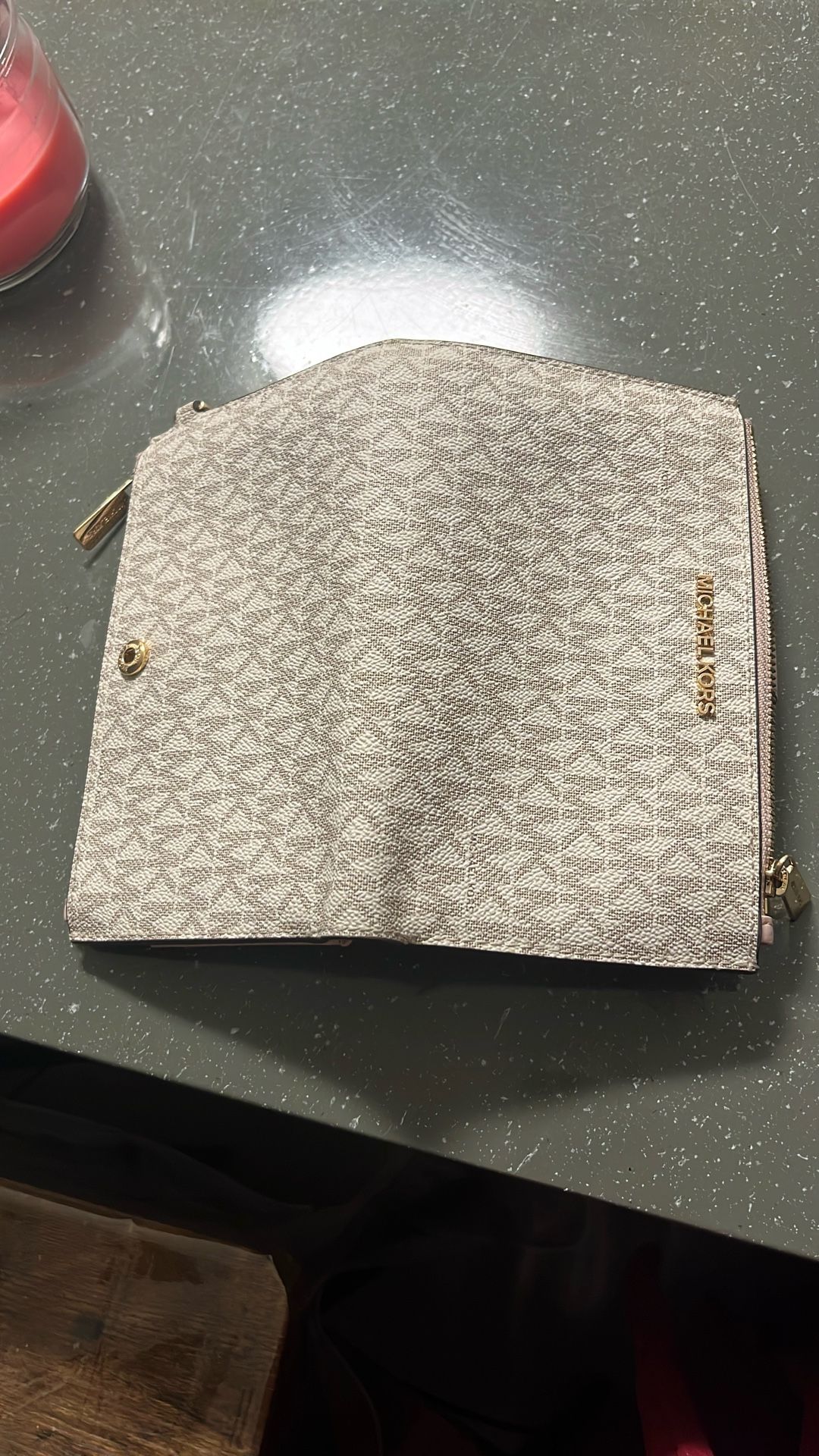 Michael Kors’s wallet