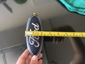 Ford emblem