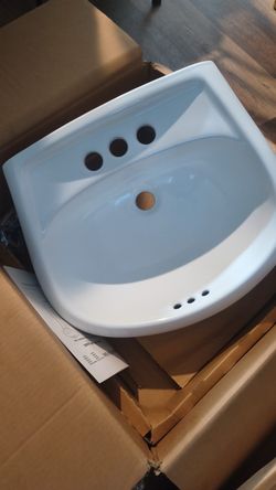 Pedestal lavatory Basin