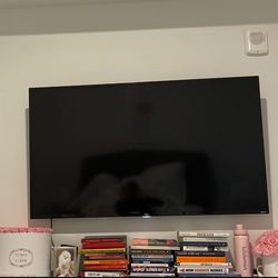 Roku TCL Smart TV 55 Inches *Needs Service 