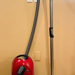 Miele Flamingo 2 Bare Floor, Canister, Vacuum Cleaner