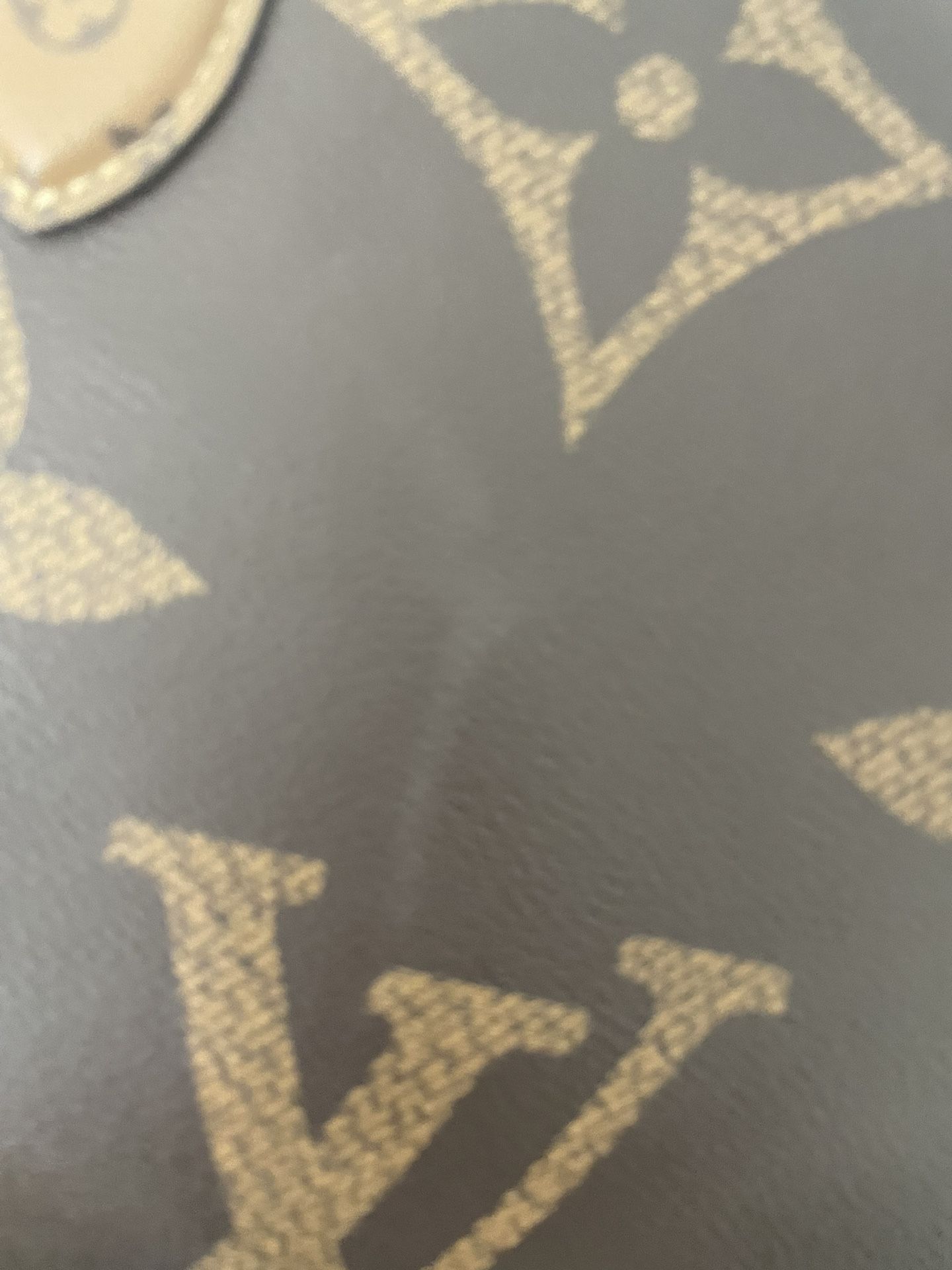 Louis Vuitton Hudson PM Monogram Canvas Bag for Sale in Moreno Valley, CA -  OfferUp