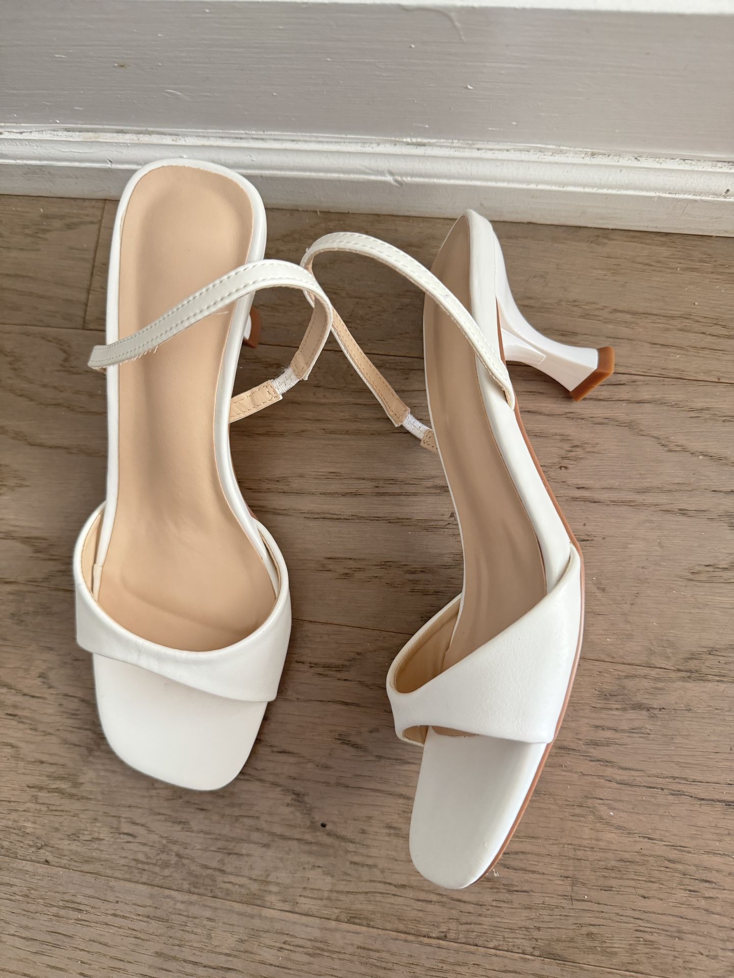 White Minimalist Heels Sandals | Size 7 | Barely Worn