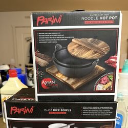 Panini  Cast Iron Noodle Pot  And Set If 4 Noddle Bowls