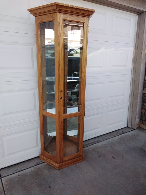 Lighted locking curio for Sale in Wildomar, CA OfferUp
