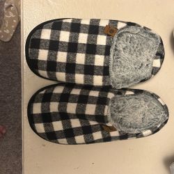 Slippers Brand New Men’s size 11