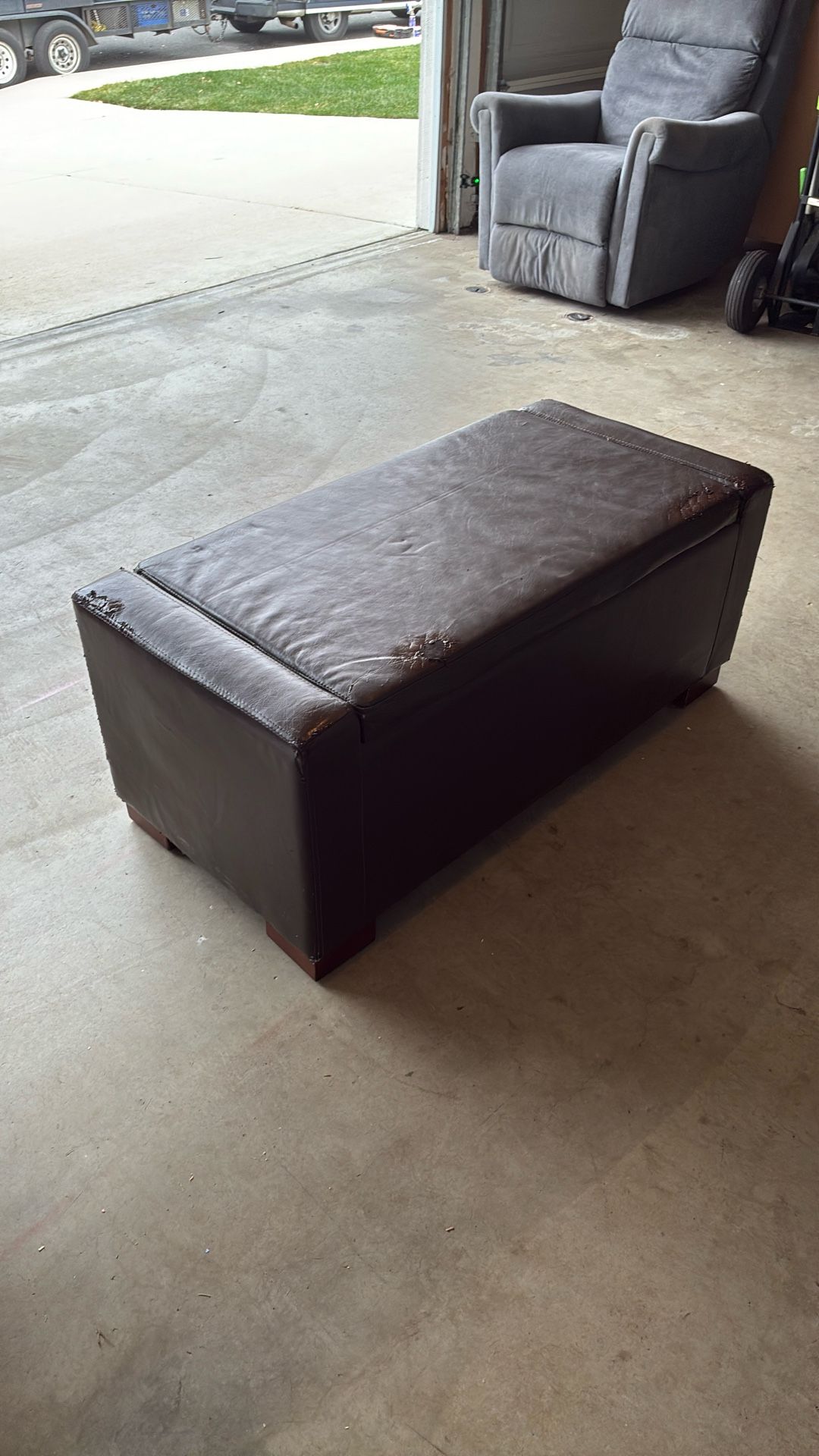 Leather Coffee Table/Storage Bench