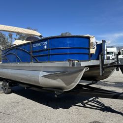 2019 Lexington 519 5 series Pontoon boat