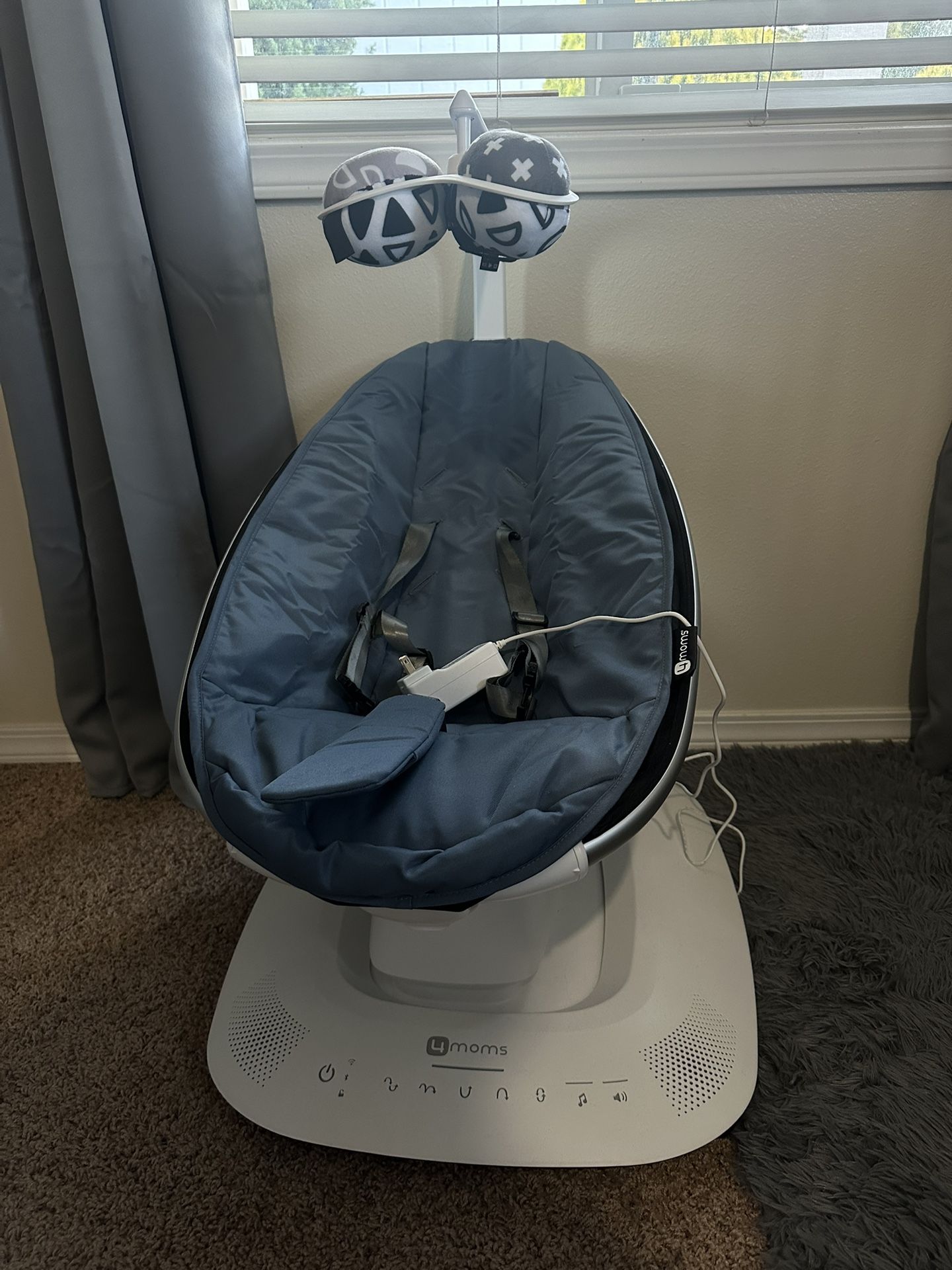 mamaRoo multi-motion baby swing