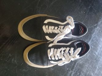 VANS MENS SZ 7