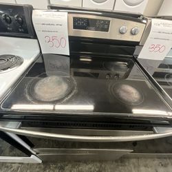 AMANA GLASS TOP STOVE