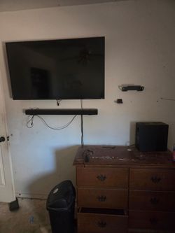 55" Ruko TV with soundbar and sub
