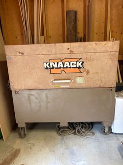 Knaack Job Site Tool Storage Box on Wheels