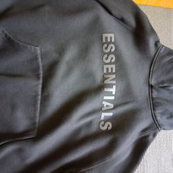 Essential Hoodie Black