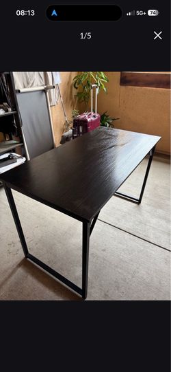 Nice desk/table and chair