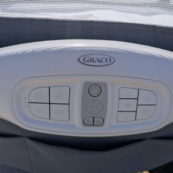 Graco Self Soothing Bassinet 