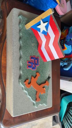 Home decor of Puerto Rican flag and frog