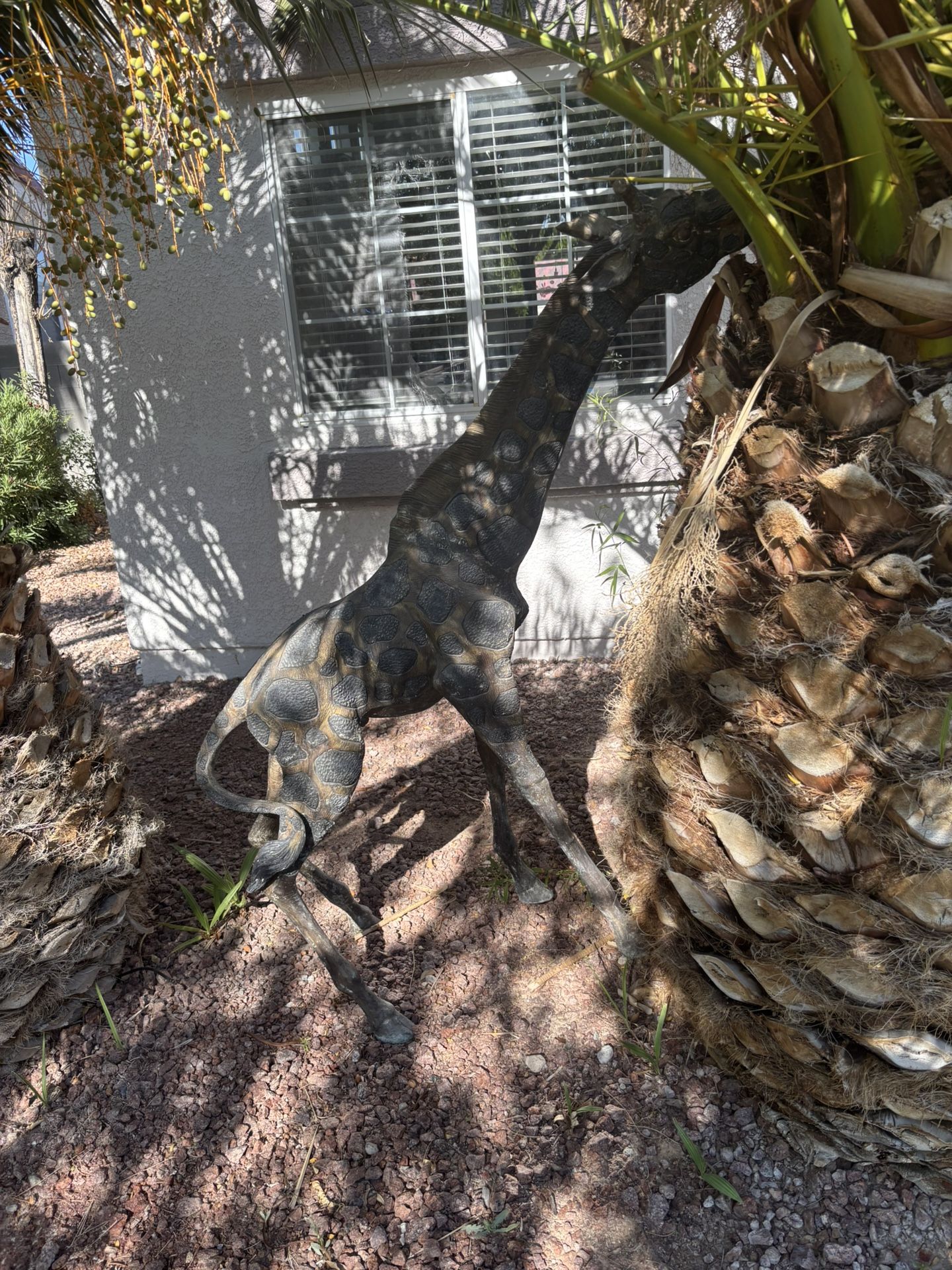 Giraffe Statue