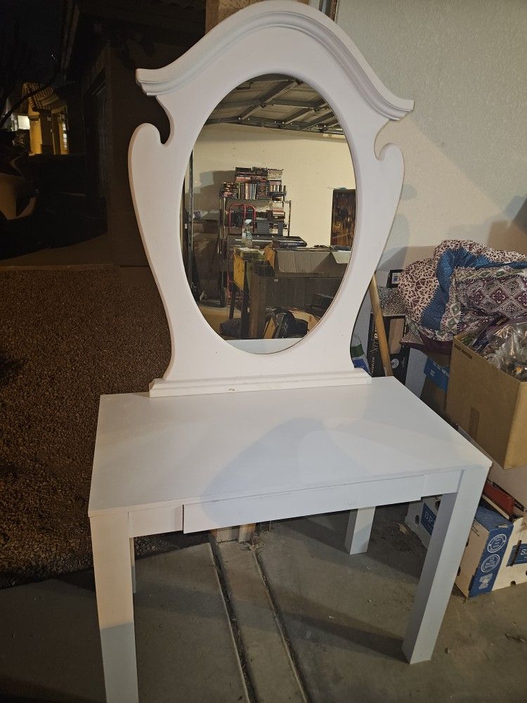 Desk Or Vanity With Removable Mirror