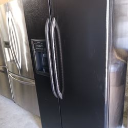 G/E Counter Depth Refrigerator Side By Side Everything Works Good 👍