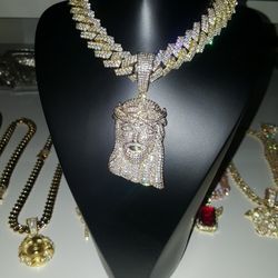 Chain With Pendant 14k Gold Plated Doesn't Loses Color 