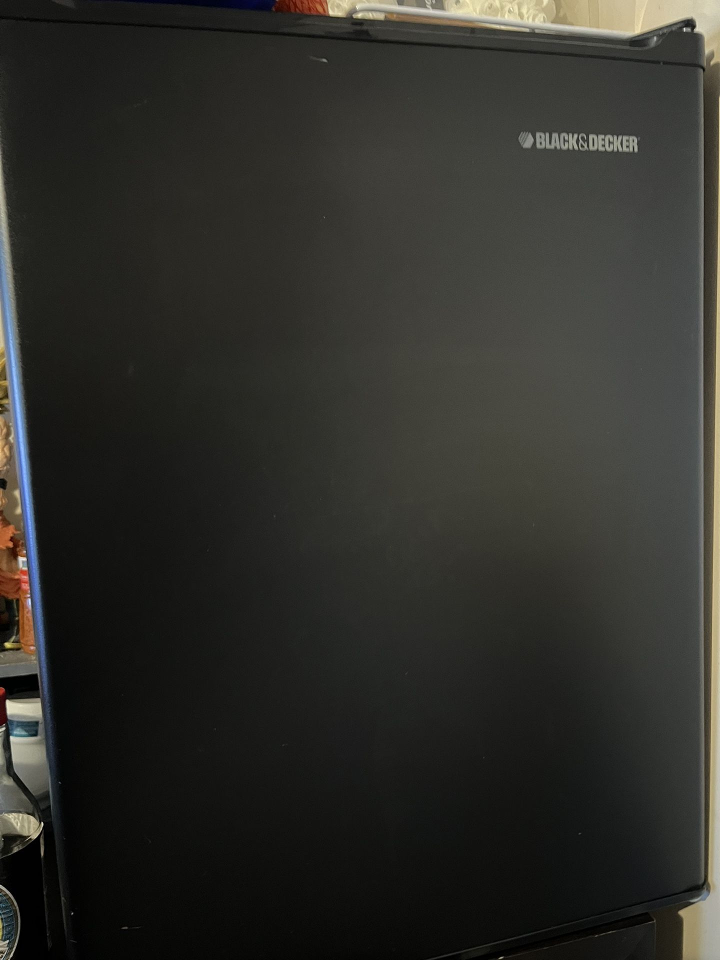 mini fridge black &decker