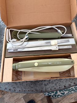Vintage 1970s Hamilton Beach Scovil electric knife