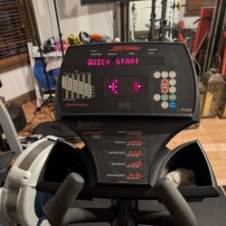 Life Fitness Eliptical