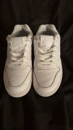 Size8 These are Nike Ebernon