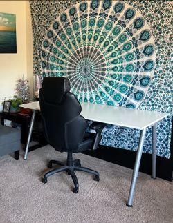 Large desk