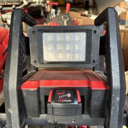 Milwaukee M18 Flood Light