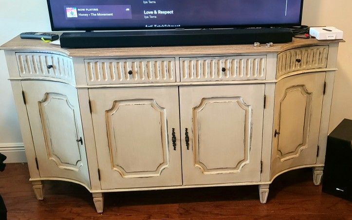Beautiful Credenza Buffet/entertainment Center