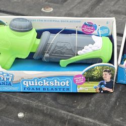 Foam blaster toy guns