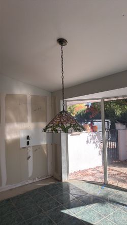 Tiffany Style Stained Glass Lamp