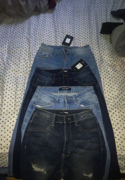 4 Fashion Nova Jeans size 7