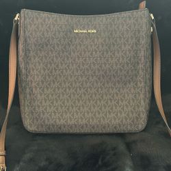 Micheal Kors Crossbody