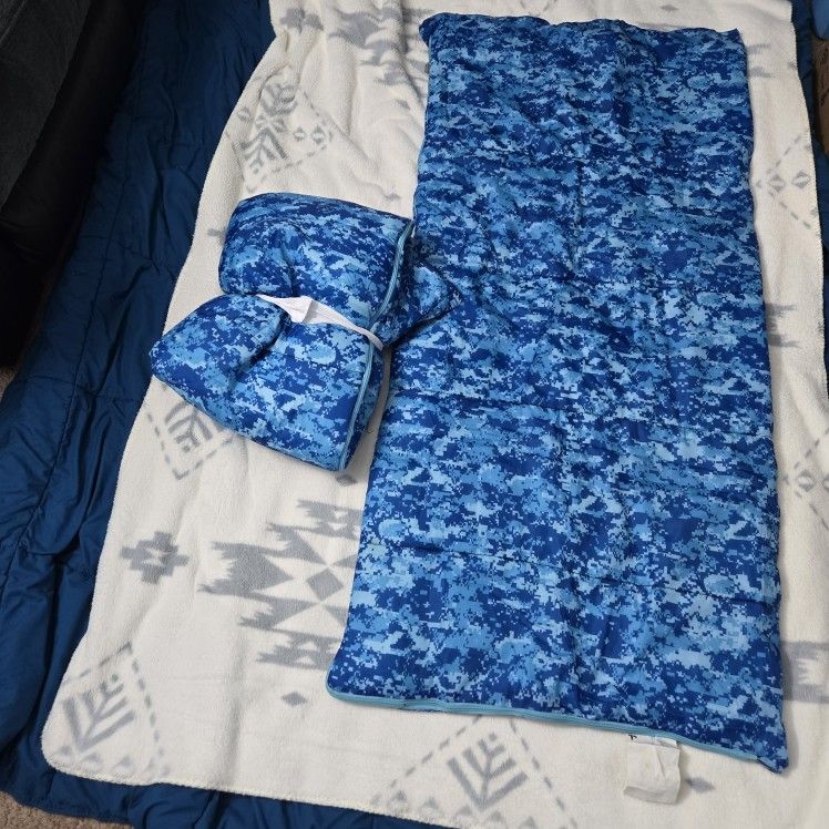 2 Kids Digital Blue Camo Sleeping Bags Pickup Or Shipping