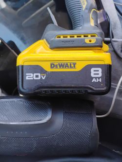 8ah DeWalt Battery 100