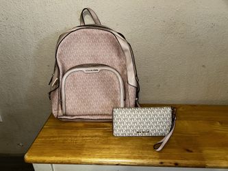 Micheal Kors Pink Backpack And Wallet New (SEND AN OFFER) 