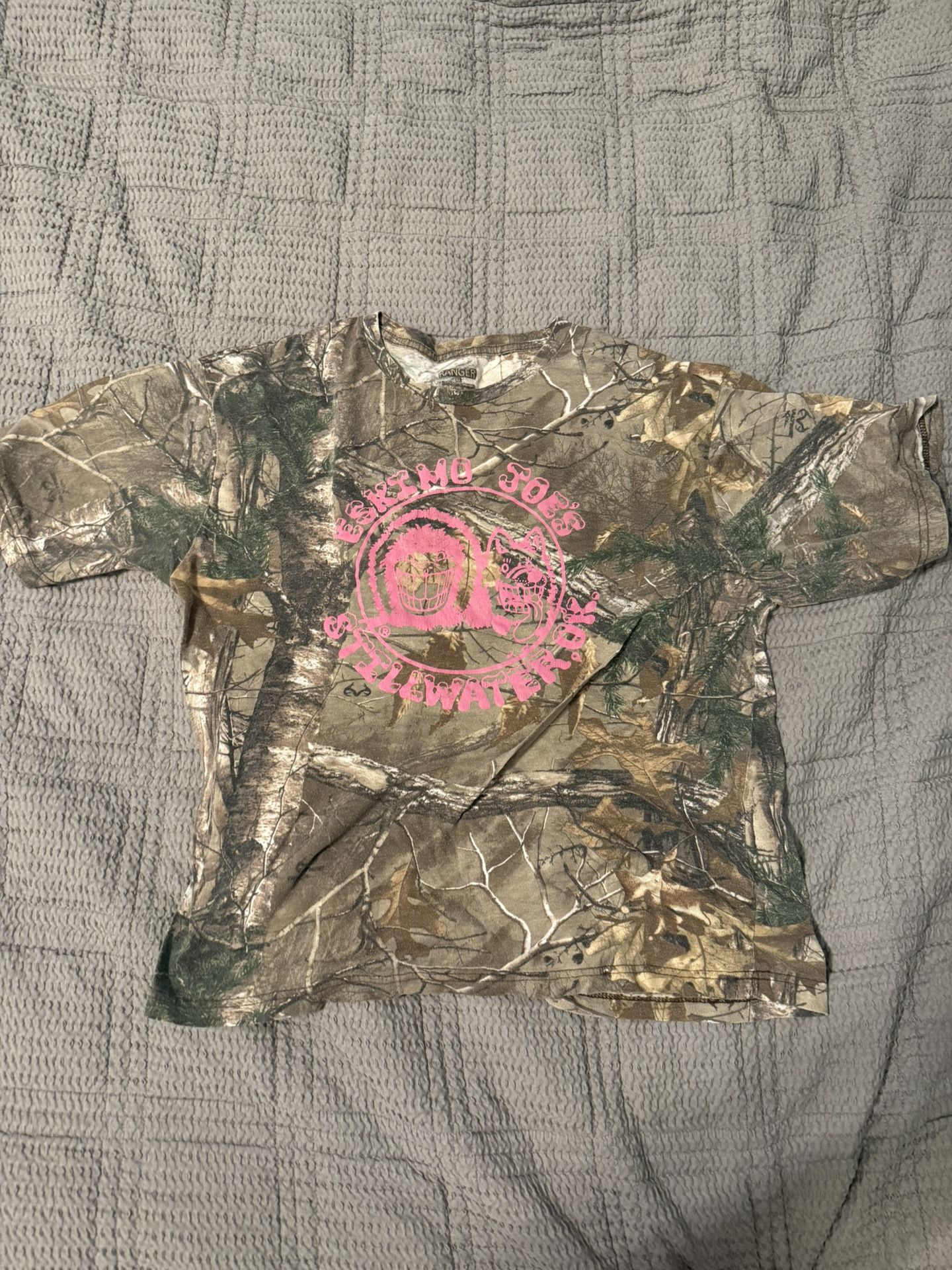 Camo Graphic T-shirt  Size XL