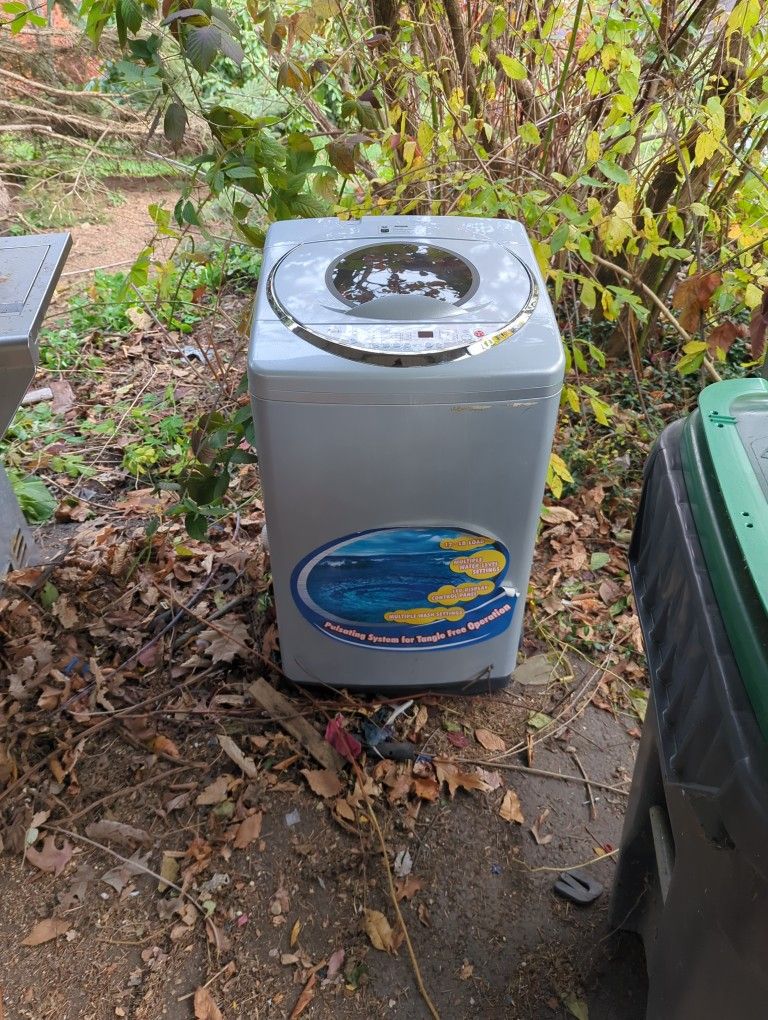 Avanti W798SS-1 Washing Machine