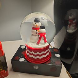 Snowman Snowglobe With Lullaby Wind Up Dial On Bottom With Duck Dynasty Ornament NEW