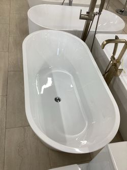 59” freestanding bathtub new white color with steel crane with legs ready for pick up today