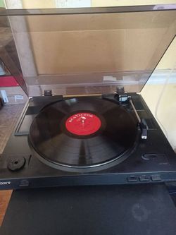 SONY FULLY AUTOMATIC TURNTABLE WITH BUILT-IN PHONO PREAMP $200 FINAL PRICE READ DESCRIPTION AND SEE ALL PICTURES