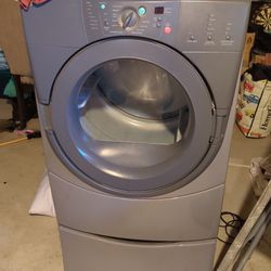 Whirlpool Duet Dryer With Base