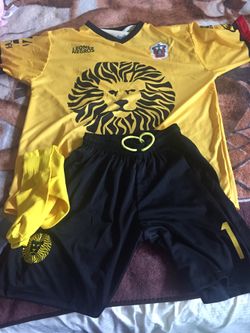 Leones negros uniform
